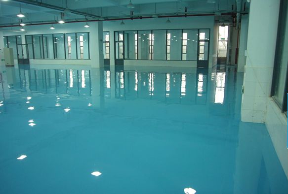 耐磨地坪漆施工廠家如何解決環(huán)氧地坪起灰、起砂問題？