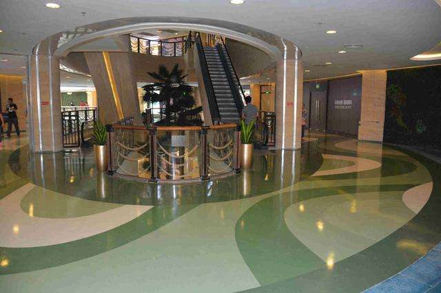 瓷磚褪色破裂不用怕？看環(huán)保地坪涂料施工廠怎么做？